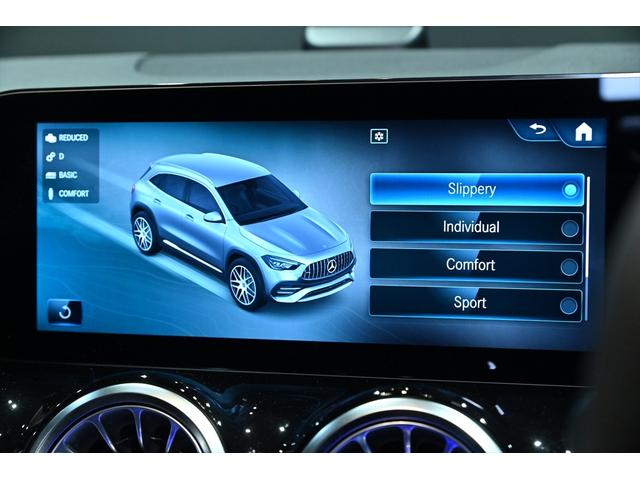 ＧＬＡクラス ＧＬＡ４５　Ｓ　４マチック＋　１オナ／デジタルホワイト／パノラミックスライディングルーフ／アドバンスドＰＫＧ／チタニウムグレーブラックインテリア／３６０度カメラ／パフォーマンスステアリング／ＡＭＧドライブコントロールスイッチ（43枚目）