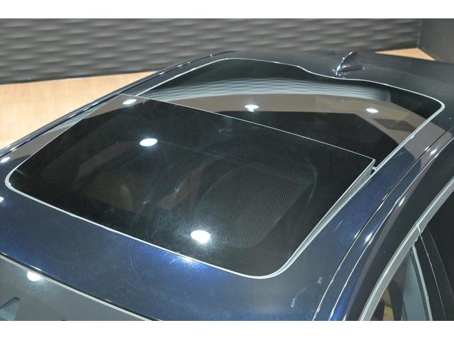 ７シリーズ Ｍ７６０Ｌｉ　ｘＤｒｉｖｅ　Ｖ１２エクセレンス　有償カラー／アズライトブラック／スカイラウンジパノラマルーフ／Ｂｏｗｅｒｓ＆Ｗｉｌｋｉｎｓプレミアムサウンドシステム／リアエンターテイメント／純正２０インチＡＷ／全周囲カメラ／ＢＭＷレーザーライト（2枚目）