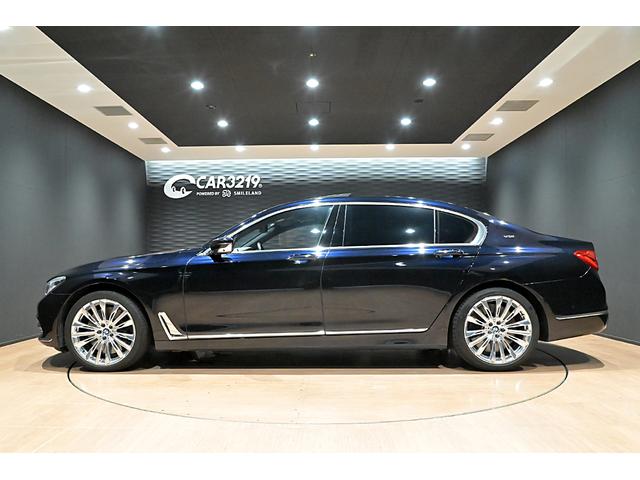 ７シリーズ Ｍ７６０Ｌｉ　ｘＤｒｉｖｅ　Ｖ１２エクセレンス　有償カラー／アズライトブラック／スカイラウンジパノラマルーフ／Ｂｏｗｅｒｓ＆Ｗｉｌｋｉｎｓプレミアムサウンドシステム／リアエンターテイメント／純正２０インチＡＷ／全周囲カメラ／ＢＭＷレーザーライト（11枚目）