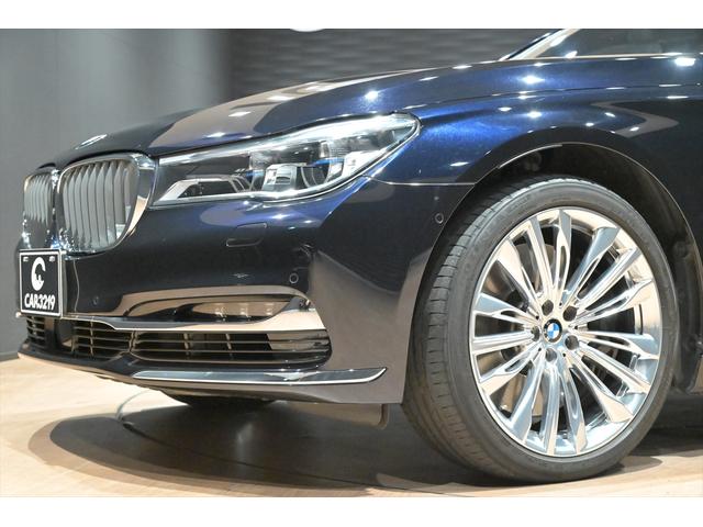 ７シリーズ Ｍ７６０Ｌｉ　ｘＤｒｉｖｅ　Ｖ１２エクセレンス　有償カラー／アズライトブラック／スカイラウンジパノラマルーフ／Ｂｏｗｅｒｓ＆Ｗｉｌｋｉｎｓプレミアムサウンドシステム／リアエンターテイメント／純正２０インチＡＷ／全周囲カメラ／ＢＭＷレーザーライト（25枚目）