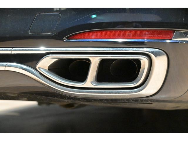 ７シリーズ Ｍ７６０Ｌｉ　ｘＤｒｉｖｅ　Ｖ１２エクセレンス　有償カラー／アズライトブラック／スカイラウンジパノラマルーフ／Ｂｏｗｅｒｓ＆Ｗｉｌｋｉｎｓプレミアムサウンドシステム／リアエンターテイメント／純正２０インチＡＷ／全周囲カメラ／ＢＭＷレーザーライト（32枚目）
