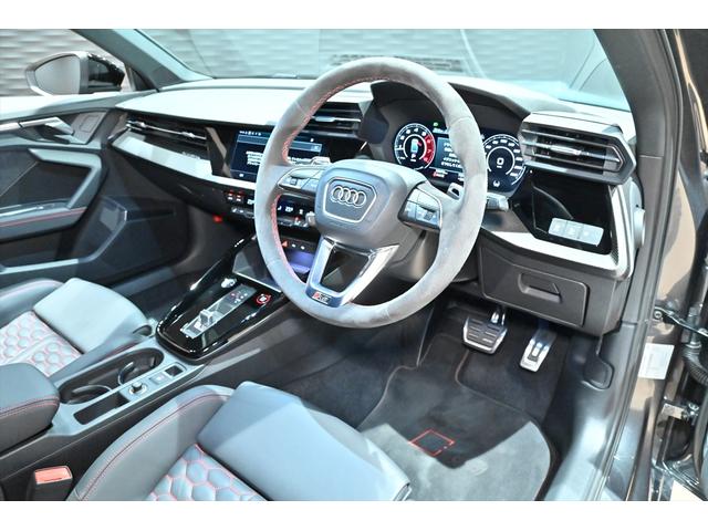 ＲＳ３ ベースグレード　１オナ／買取車／スピードリミッター２８０ｋｍ／ｈ／ＲＳデザインＰＫＧ／ＲＳダンピングコントロールサス／ＲＳエキゾースト／Ｂ＆Ｏ／マトリクスＬＥＤ／コントラストブラックルーフ／ブラックスタイリング（2枚目）