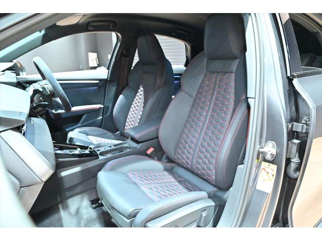 ＲＳ３ ベースグレード　１オナ／買取車／スピードリミッター２８０ｋｍ／ｈ／ＲＳデザインＰＫＧ／ＲＳダンピングコントロールサス／ＲＳエキゾースト／Ｂ＆Ｏ／マトリクスＬＥＤ／コントラストブラックルーフ／ブラックスタイリング（18枚目）