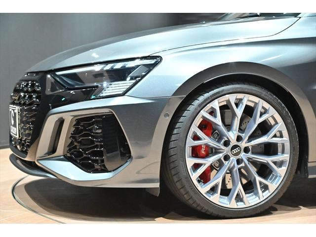 ＲＳ３ ベースグレード　１オナ／買取車／スピードリミッター２８０ｋｍ／ｈ／ＲＳデザインＰＫＧ／ＲＳダンピングコントロールサス／ＲＳエキゾースト／Ｂ＆Ｏ／マトリクスＬＥＤ／コントラストブラックルーフ／ブラックスタイリング（25枚目）