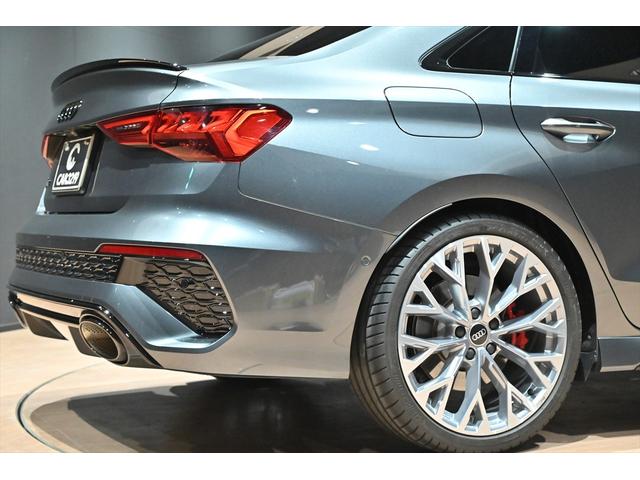 ＲＳ３ ベースグレード　１オナ／買取車／スピードリミッター２８０ｋｍ／ｈ／ＲＳデザインＰＫＧ／ＲＳダンピングコントロールサス／ＲＳエキゾースト／Ｂ＆Ｏ／マトリクスＬＥＤ／コントラストブラックルーフ／ブラックスタイリング（26枚目）