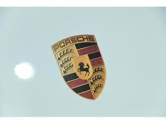 911 911GT3RS ディーラー車/左H/パワークラフト製エキゾースト/オーリンズ製車高調/スポーツクロノPKG/ホワイトメーター/ホワイトクロノダイヤル/クラブスポーツPKG/カーボン製軽量バケットシート/ロールケージ(4枚目)