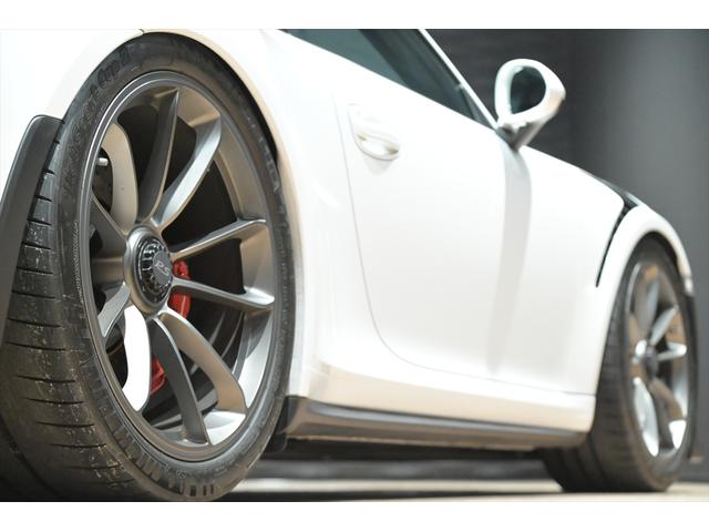 911 911GT3RS ディーラー車/左H/パワークラフト製エキゾースト/オーリンズ製車高調/スポーツクロノPKG/ホワイトメーター/ホワイトクロノダイヤル/クラブスポーツPKG/カーボン製軽量バケットシート/ロールケージ(19枚目)