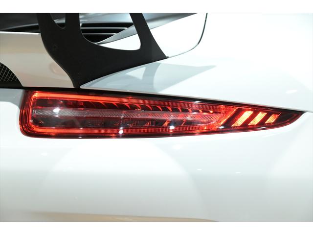 911 911GT3RS ディーラー車/左H/パワークラフト製エキゾースト/オーリンズ製車高調/スポーツクロノPKG/ホワイトメーター/ホワイトクロノダイヤル/クラブスポーツPKG/カーボン製軽量バケットシート/ロールケージ(29枚目)