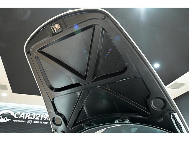 911 911GT3RS ディーラー車/左H/パワークラフト製エキゾースト/オーリンズ製車高調/スポーツクロノPKG/ホワイトメーター/ホワイトクロノダイヤル/クラブスポーツPKG/カーボン製軽量バケットシート/ロールケージ(37枚目)