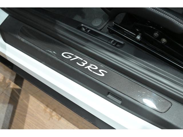 911 911GT3RS ディーラー車/左H/パワークラフト製エキゾースト/オーリンズ製車高調/スポーツクロノPKG/ホワイトメーター/ホワイトクロノダイヤル/クラブスポーツPKG/カーボン製軽量バケットシート/ロールケージ(42枚目)