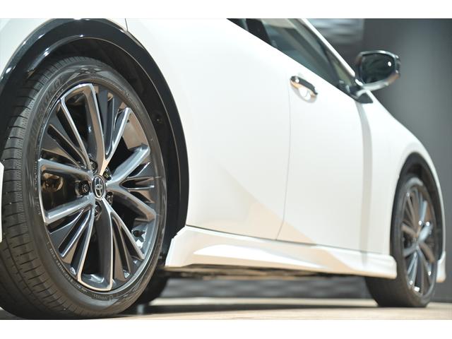 プリウス Z モデリスタエアロ/ユーザー買取/プラチナホワイトパールマイカ/パノラマルーフ/デジタルインナーミラー/純正19インチAW/全周囲カメラ/オートマチックハイビーム/シートベンチレーション/BSM(18枚目)