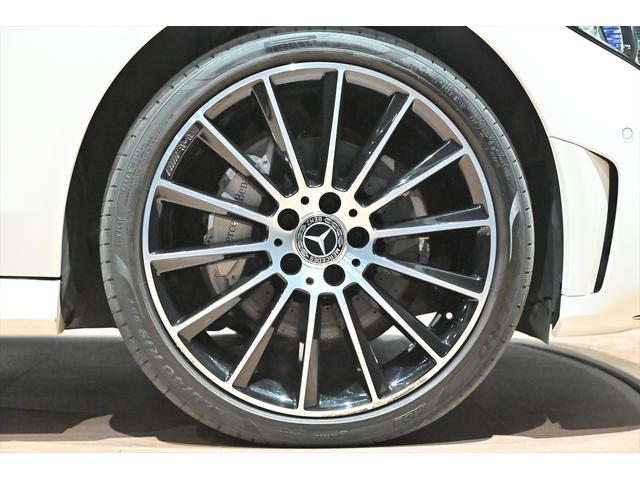 Cクラス パナメリカーナグリル付き/レーダーセーフティPKG/レザーエクスクルーシブPKG/マルチビームLEDヘッドライト/アダプティブハイビームアシストプラス/純正19インチAW/地デジ/HUD/純正車高調整(2枚目)