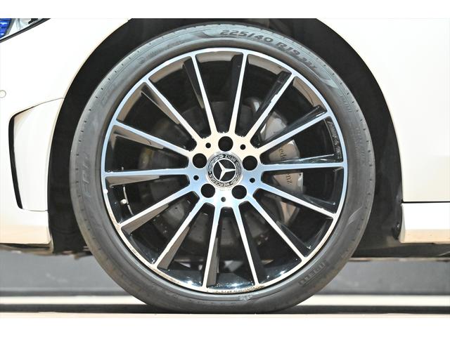 Cクラス パナメリカーナグリル付き/レーダーセーフティPKG/レザーエクスクルーシブPKG/マルチビームLEDヘッドライト/アダプティブハイビームアシストプラス/純正19インチAW/地デジ/HUD/純正車高調整(15枚目)