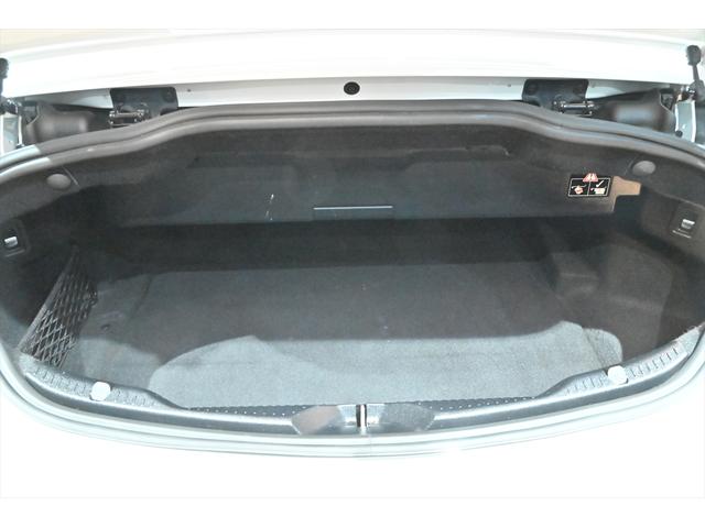 Cクラス パナメリカーナグリル付き/レーダーセーフティPKG/レザーエクスクルーシブPKG/マルチビームLEDヘッドライト/アダプティブハイビームアシストプラス/純正19インチAW/地デジ/HUD/純正車高調整(21枚目)