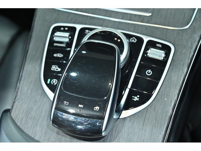 Cクラス パナメリカーナグリル付き/レーダーセーフティPKG/レザーエクスクルーシブPKG/マルチビームLEDヘッドライト/アダプティブハイビームアシストプラス/純正19インチAW/地デジ/HUD/純正車高調整(55枚目)