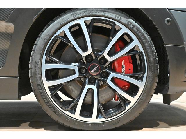 ＭＩＮＩ ＪＣＷクラブマンＧＰインスパイアードエディション　国内１２０台限定／サンダーグレー／専用シリアルナンバーデカール／ＪＣＷ１９インチＡＷ／ＪＣＷレザーステアリング／ＪＣＷスポーツシート／ＬＥＤヘッドライト／レーダークルーズ／ドラレコ／バックカメラ（3枚目）