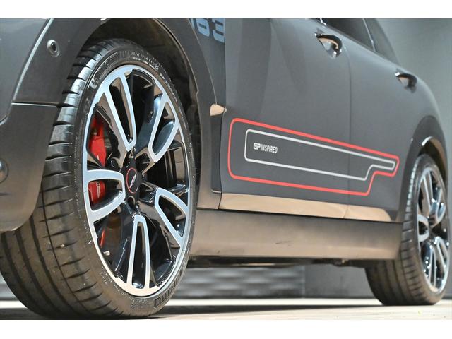 ＭＩＮＩ ＪＣＷクラブマンＧＰインスパイアードエディション　国内１２０台限定／サンダーグレー／専用シリアルナンバーデカール／ＪＣＷ１９インチＡＷ／ＪＣＷレザーステアリング／ＪＣＷスポーツシート／ＬＥＤヘッドライト／レーダークルーズ／ドラレコ／バックカメラ（16枚目）