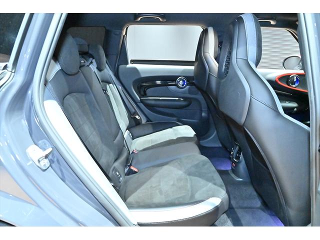 ＭＩＮＩ ＪＣＷクラブマンＧＰインスパイアードエディション　国内１２０台限定／サンダーグレー／専用シリアルナンバーデカール／ＪＣＷ１９インチＡＷ／ＪＣＷレザーステアリング／ＪＣＷスポーツシート／ＬＥＤヘッドライト／レーダークルーズ／ドラレコ／バックカメラ（20枚目）