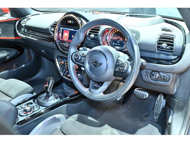 ＭＩＮＩ ＪＣＷクラブマンＧＰインスパイアードエディション　国内１２０台限定／サンダーグレー／専用シリアルナンバーデカール／ＪＣＷ１９インチＡＷ／ＪＣＷレザーステアリング／ＪＣＷスポーツシート／ＬＥＤヘッドライト／レーダークルーズ／ドラレコ／バックカメラ（40枚目）