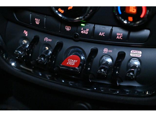 ＭＩＮＩ ＪＣＷクラブマンＧＰインスパイアードエディション　国内１２０台限定／サンダーグレー／専用シリアルナンバーデカール／ＪＣＷ１９インチＡＷ／ＪＣＷレザーステアリング／ＪＣＷスポーツシート／ＬＥＤヘッドライト／レーダークルーズ／ドラレコ／バックカメラ（50枚目）