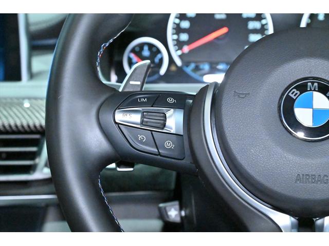 Ｘ６ Ｍ ベースグレード　ＯＰ２１インチアルミホイール／インテリアカーボン／ブルーキャリパー／ドライブセレクト／ＬＥＤヘッドライト／Ｐセンサー／Ｐバックドア／ＨＵＤ／ＢＳＭ／クルコン／４本出しマフラー／カーボンブラック／本革（39枚目）