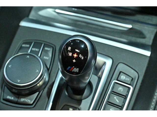 Ｘ６ Ｍ ベースグレード　ＯＰ２１インチアルミホイール／インテリアカーボン／ブルーキャリパー／ドライブセレクト／ＬＥＤヘッドライト／Ｐセンサー／Ｐバックドア／ＨＵＤ／ＢＳＭ／クルコン／４本出しマフラー／カーボンブラック／本革（42枚目）