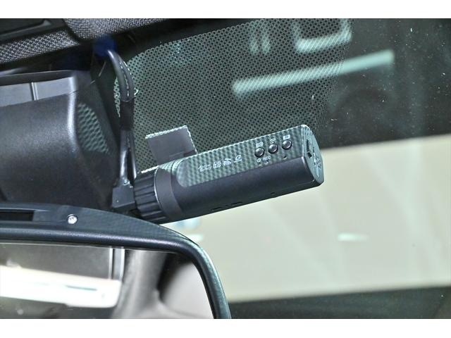 Ｘ６ Ｍ ベースグレード　ＯＰ２１インチアルミホイール／インテリアカーボン／ブルーキャリパー／ドライブセレクト／ＬＥＤヘッドライト／Ｐセンサー／Ｐバックドア／ＨＵＤ／ＢＳＭ／クルコン／４本出しマフラー／カーボンブラック／本革（49枚目）