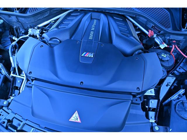 Ｘ６ Ｍ ベースグレード　ＯＰ２１インチアルミホイール／インテリアカーボン／ブルーキャリパー／ドライブセレクト／ＬＥＤヘッドライト／Ｐセンサー／Ｐバックドア／ＨＵＤ／ＢＳＭ／クルコン／４本出しマフラー／カーボンブラック／本革（55枚目）