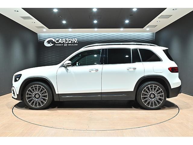 GLB GLB200d 4マチック AMGラインパッケージ 1オーナー AMGラインPKG スポーツブレーキ スポーティーエンジンサウンド パノラミックスライディングルーフ カーボン調インテリアトリム 20インチAMGAW 本革スポーツステアリング(11枚目)