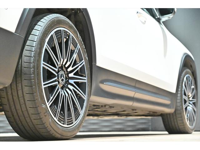 GLB GLB200d 4マチック AMGラインパッケージ 1オーナー AMGラインPKG スポーツブレーキ スポーティーエンジンサウンド パノラミックスライディングルーフ カーボン調インテリアトリム 20インチAMGAW 本革スポーツステアリング(16枚目)