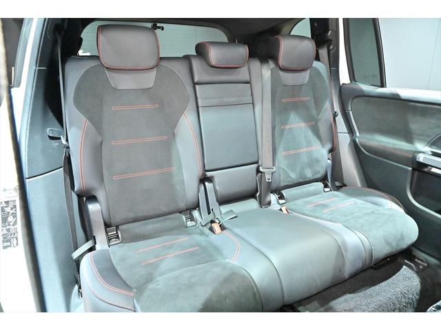 GLB GLB200d 4マチック AMGラインパッケージ 1オーナー AMGラインPKG スポーツブレーキ スポーティーエンジンサウンド パノラミックスライディングルーフ カーボン調インテリアトリム 20インチAMGAW 本革スポーツステアリング(18枚目)