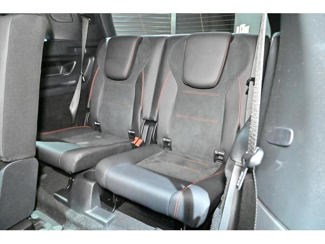 GLB GLB200d 4マチック AMGラインパッケージ 1オーナー AMGラインPKG スポーツブレーキ スポーティーエンジンサウンド パノラミックスライディングルーフ カーボン調インテリアトリム 20インチAMGAW 本革スポーツステアリング(19枚目)