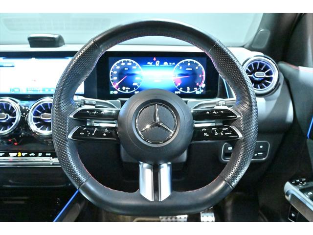 GLB GLB200d 4マチック AMGラインパッケージ 1オーナー AMGラインPKG スポーツブレーキ スポーティーエンジンサウンド パノラミックスライディングルーフ カーボン調インテリアトリム 20インチAMGAW 本革スポーツステアリング(20枚目)