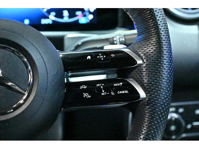 GLB GLB200d 4マチック AMGラインパッケージ 1オーナー AMGラインPKG スポーツブレーキ スポーティーエンジンサウンド パノラミックスライディングルーフ カーボン調インテリアトリム 20インチAMGAW 本革スポーツステアリング(22枚目)