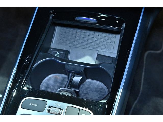 GLB GLB200d 4マチック AMGラインパッケージ 1オーナー AMGラインPKG スポーツブレーキ スポーティーエンジンサウンド パノラミックスライディングルーフ カーボン調インテリアトリム 20インチAMGAW 本革スポーツステアリング(47枚目)