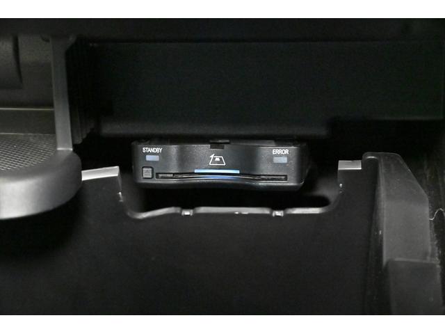 GLB GLB200d 4マチック AMGラインパッケージ 1オーナー AMGラインPKG スポーツブレーキ スポーティーエンジンサウンド パノラミックスライディングルーフ カーボン調インテリアトリム 20インチAMGAW 本革スポーツステアリング(51枚目)