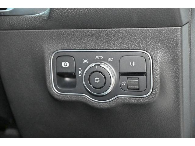 GLB GLB200d 4マチック AMGラインパッケージ 1オーナー AMGラインPKG スポーツブレーキ スポーティーエンジンサウンド パノラミックスライディングルーフ カーボン調インテリアトリム 20インチAMGAW 本革スポーツステアリング(52枚目)