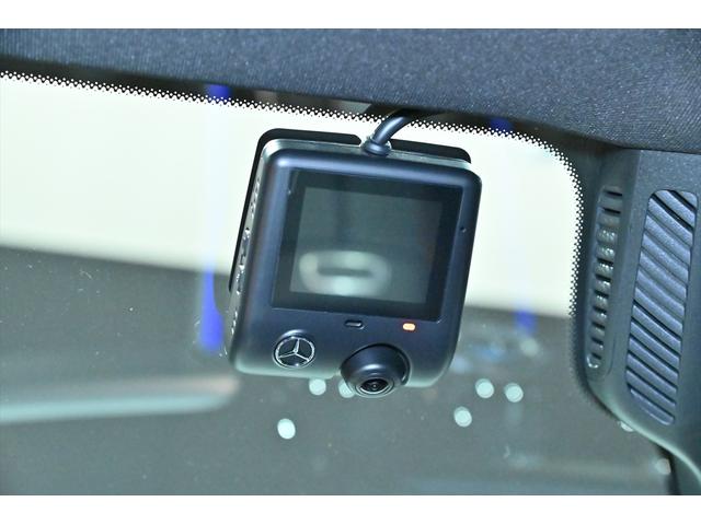 GLB GLB200d 4マチック AMGラインパッケージ 1オーナー AMGラインPKG スポーツブレーキ スポーティーエンジンサウンド パノラミックスライディングルーフ カーボン調インテリアトリム 20インチAMGAW 本革スポーツステアリング(53枚目)