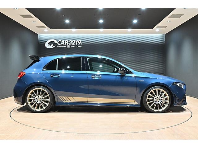 Aクラス A35 4マチック エディション1 専用デカール Mテックゴールドアクセント 19インチAMG AW AMGナイトPKG エアロダイナミックPKG 専用バンパーデザイン AMGドライブコントロールSW AMGアドバンスドPKG(10枚目)