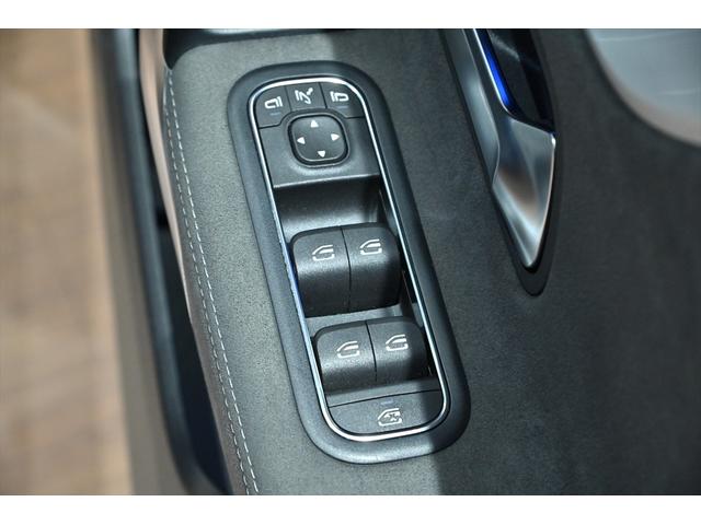 Aクラス A35 4マチック エディション1 専用デカール Mテックゴールドアクセント 19インチAMG AW AMGナイトPKG エアロダイナミックPKG 専用バンパーデザイン AMGドライブコントロールSW AMGアドバンスドPKG(52枚目)