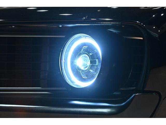 ヘッドライトも黄ばみなく非常に綺麗な一台でございます！！