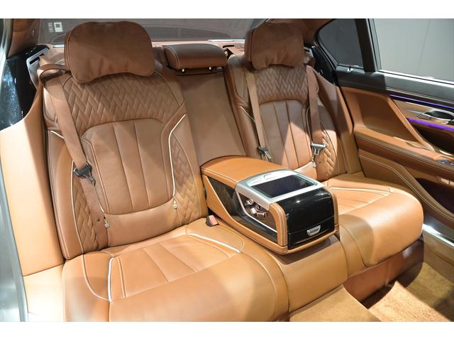 セカンドシートもセレブな空間へご案内いたします！！