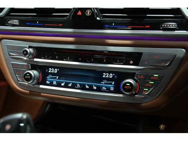 左右独立エアコンになっております！！