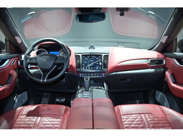 �ƂĂ��L�X�Ƃ�������������C���e���A��V�[�g��X�e�A�����O�E�p�l���ނ̏�Ԃ��ǍD�ł������X�̓W���Ԃ͑S�ԃN���[�j���O�ς݂ł��B�ēx�N���[�j���O��ɂ��[�Ԃ����Ē����܂��B