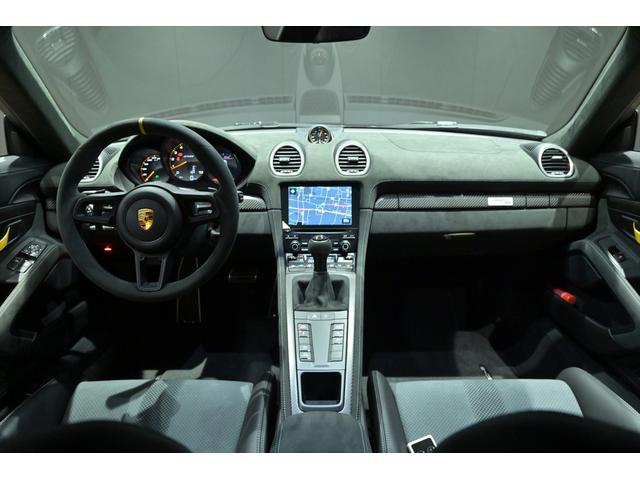 ７１８ケイマン ７１８ケイマンＧＴ４　ＲＳ　ヴァイザッハｐｋｇ／スポーツクロノｐｋｇ／アクセントｐｋｇ／ＯＰ２０インチＡＷ／カーボンドアシルガード／ＰＡＳＭ／イエローシートベルト／ナイロン製ドアオープナー／スポーツエグゾースト／フロントリフター（23枚目）