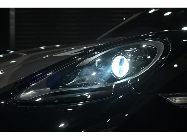 ７１８ケイマン ７１８ケイマンＧＴ４　ＲＳ　ヴァイザッハｐｋｇ／スポーツクロノｐｋｇ／アクセントｐｋｇ／ＯＰ２０インチＡＷ／カーボンドアシルガード／ＰＡＳＭ／イエローシートベルト／ナイロン製ドアオープナー／スポーツエグゾースト／フロントリフター（31枚目）