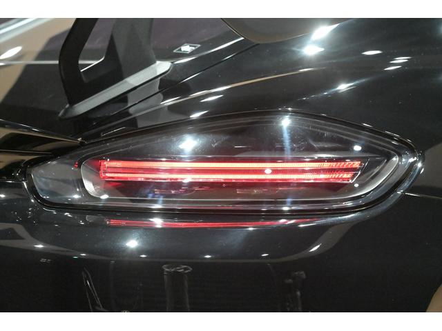 ７１８ケイマン ７１８ケイマンＧＴ４　ＲＳ　ヴァイザッハｐｋｇ／スポーツクロノｐｋｇ／アクセントｐｋｇ／ＯＰ２０インチＡＷ／カーボンドアシルガード／ＰＡＳＭ／イエローシートベルト／ナイロン製ドアオープナー／スポーツエグゾースト／フロントリフター（32枚目）