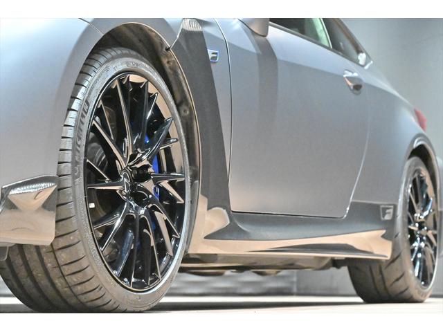 フロントタイヤサイズ【２５５／３５ＺＲ１９　　】♪