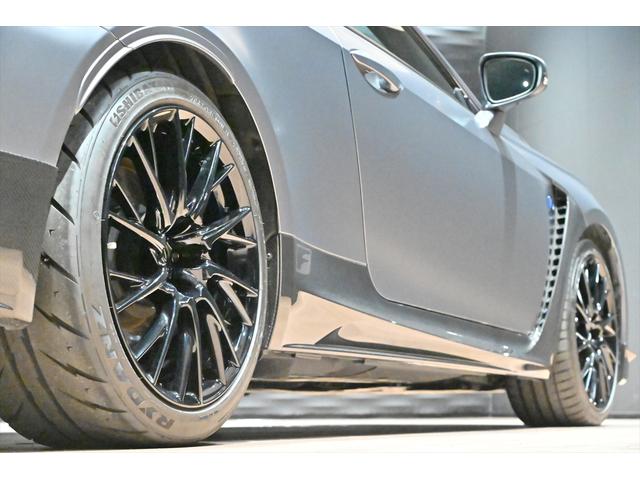 リアタイヤサイズ【２７５／３５ＺＲ１９】♪