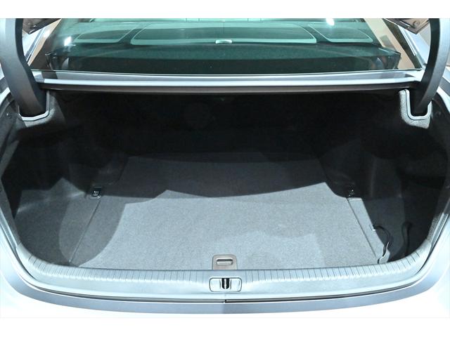 トランクスペースとっても広々♪使用感少なくとても綺麗な状態でございます♪大きな物も積み込み可能です♪